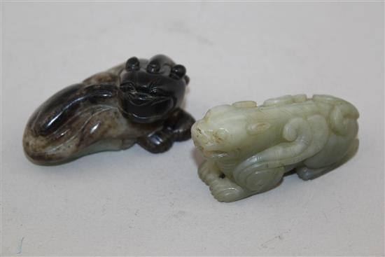 Two Chinese jade figures of mythical beasts, 19th century, length 6.5 and 6.7cm